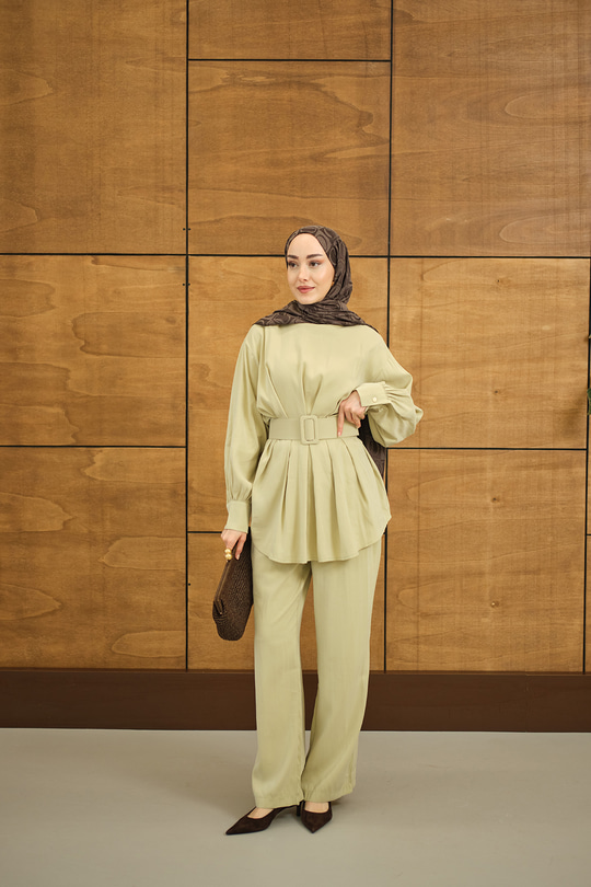 Kemer Detaylı Bisiklet Yaka Takım Açık Yeşil