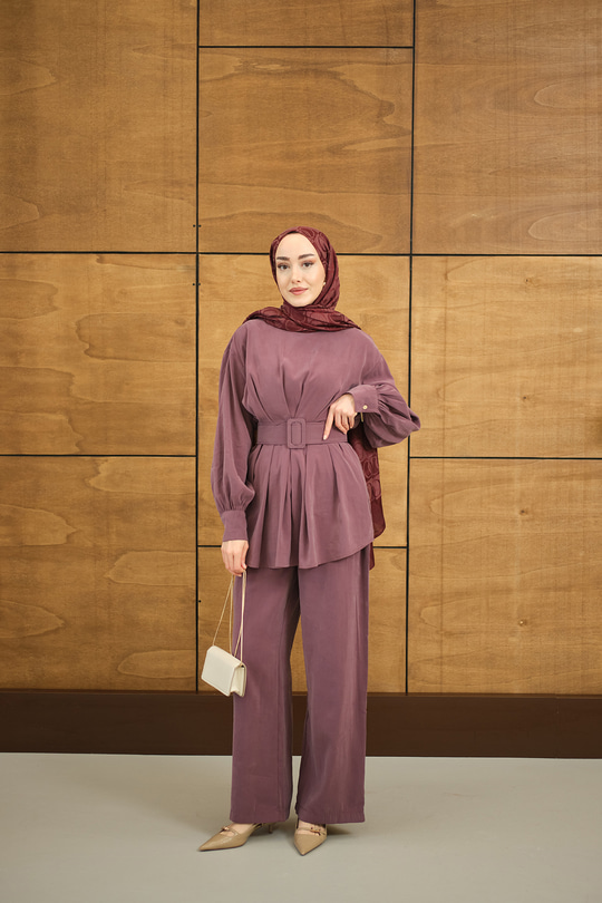 Kemer Detaylı Bisiklet Yaka Takım Gül Kurusu