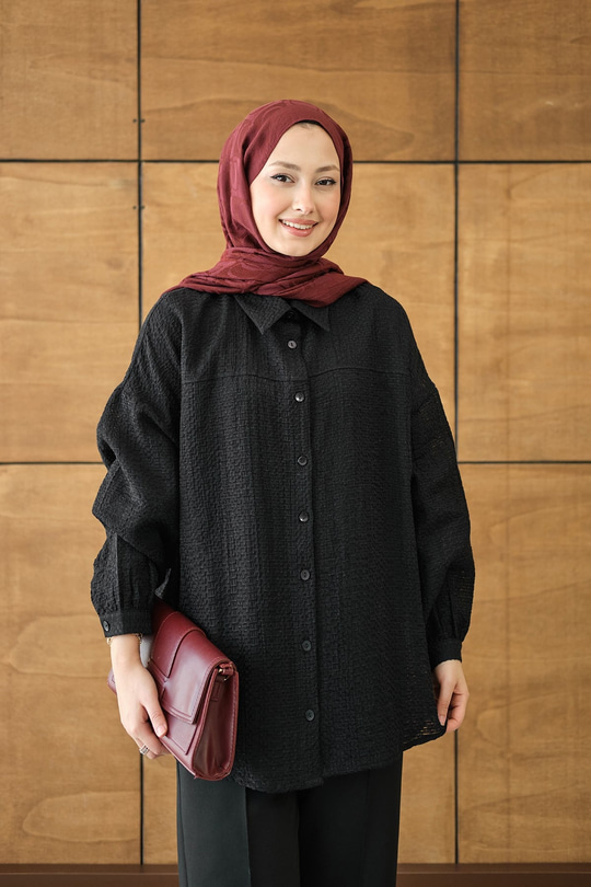 Kendinden Desenli Bel Bağlamalı Siyah