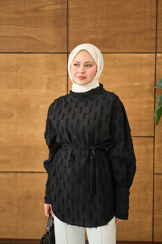 Kendinden Desenli Bel Bağlamalı Tunik Siyah