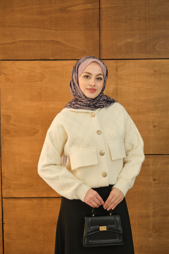 Kendinden Desenli Kapüşonlu Hırka Ekru