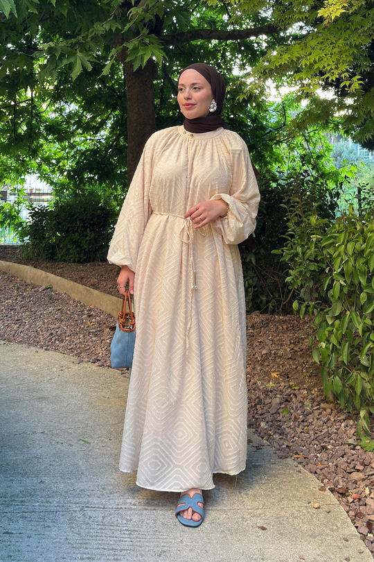 Kendinden Desenli Oversize Elbise Krem
