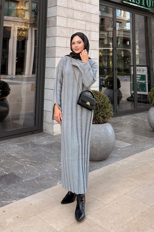 Kendinden Desenli Triko Elbise Gri