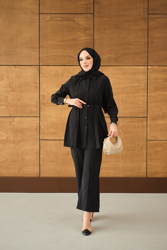Kendinden Kemer Geçirme Detaylı Gömlek Yaka Takım Siyah