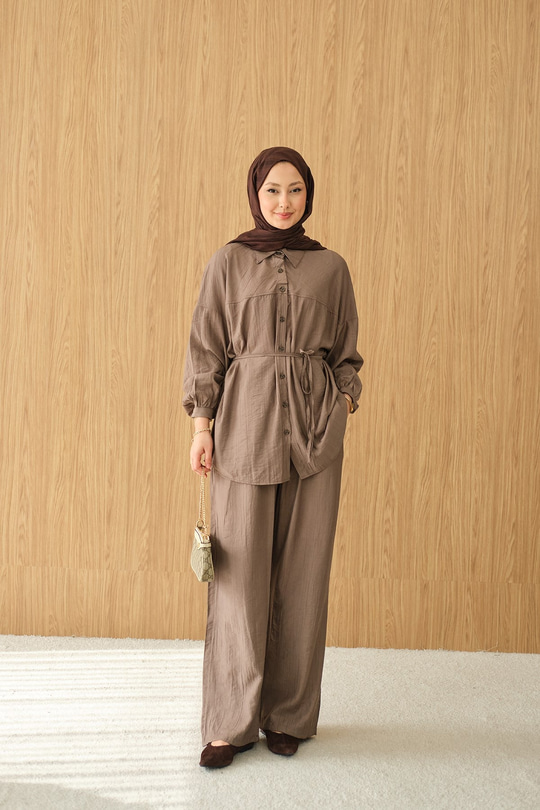 Kırışık Desen Bel Bağlamalı Gömlek Yaka Takım Kahverengi