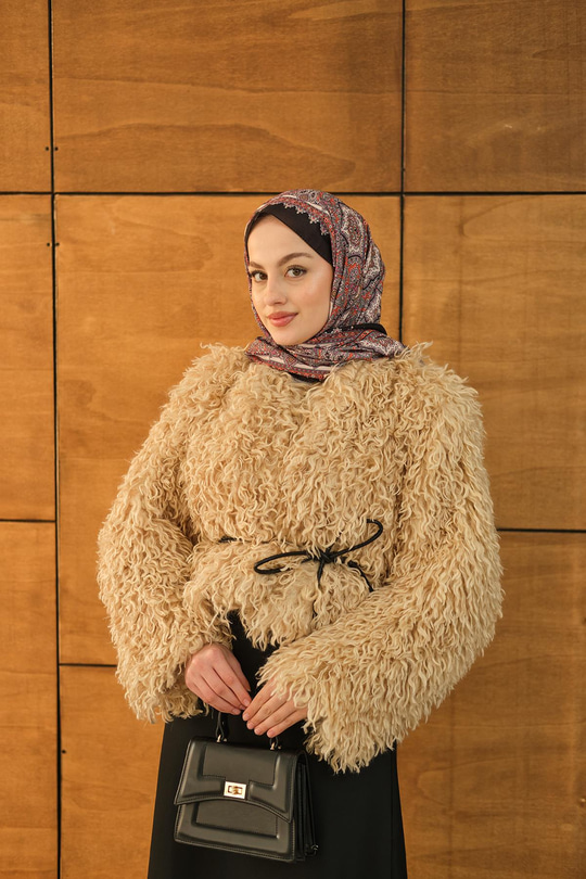 Kıvırcık Detay Kürk Kaban Krem