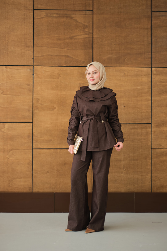 Kol Büzgülü Düğme Detay Bel Bağlamalı Takım Kahverengi