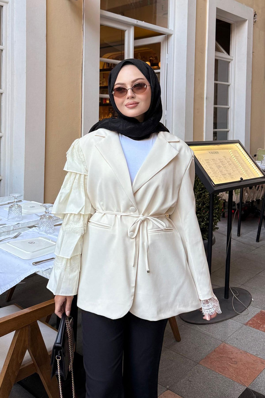 Kol Dantelli Ceket Krem