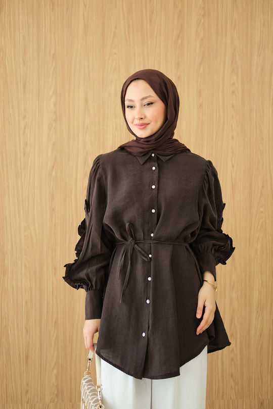 Kolları Fırfırlı Bel Bağlamalı Gömlek Kahverengi