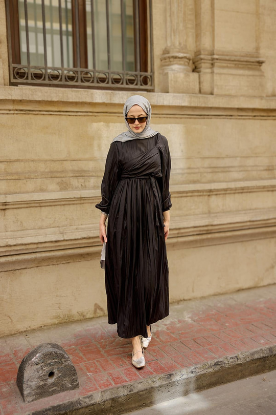 Kraş Büzgülü Yan Bağlamalı Elbise Siyah