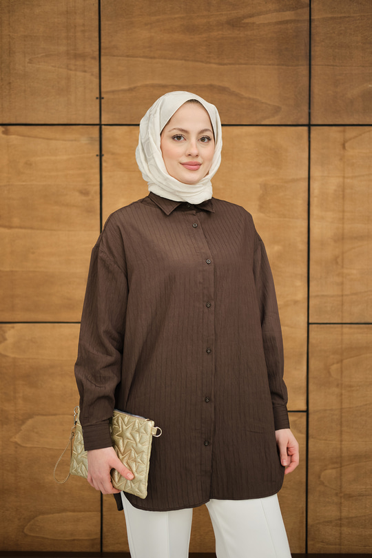 Krinkıl Kumaş Düğme Detay Gömlek Kahverengi