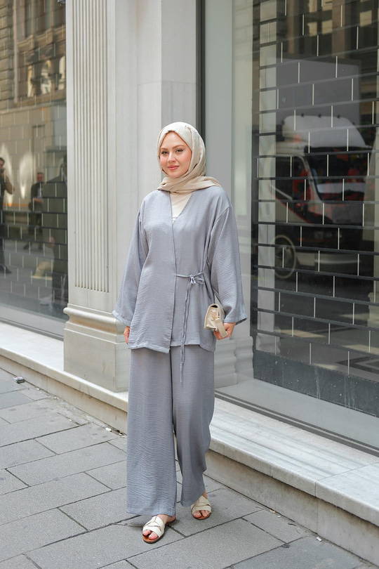 Kruvaze Yaka Takım Gri