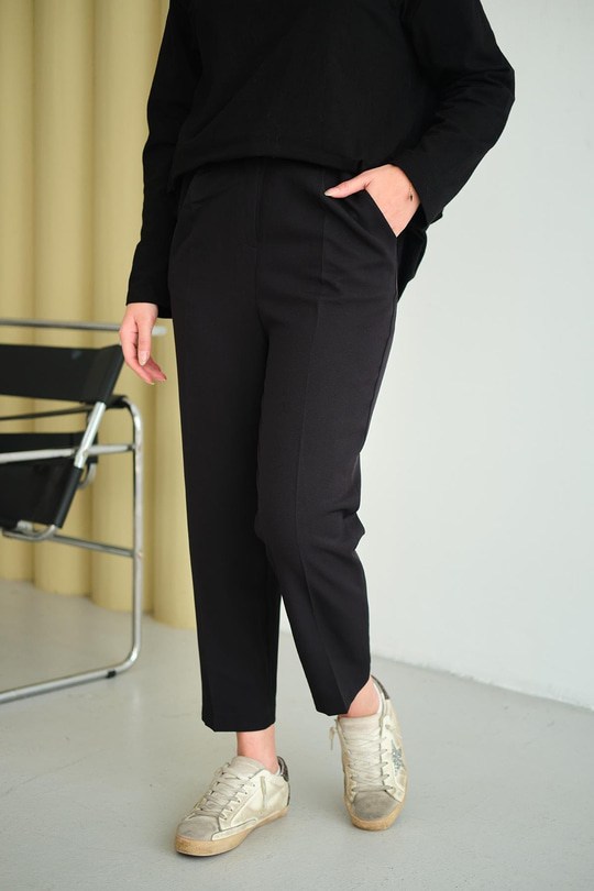 Lastik Detay Kemerli Kumaş Pantolon Siyah