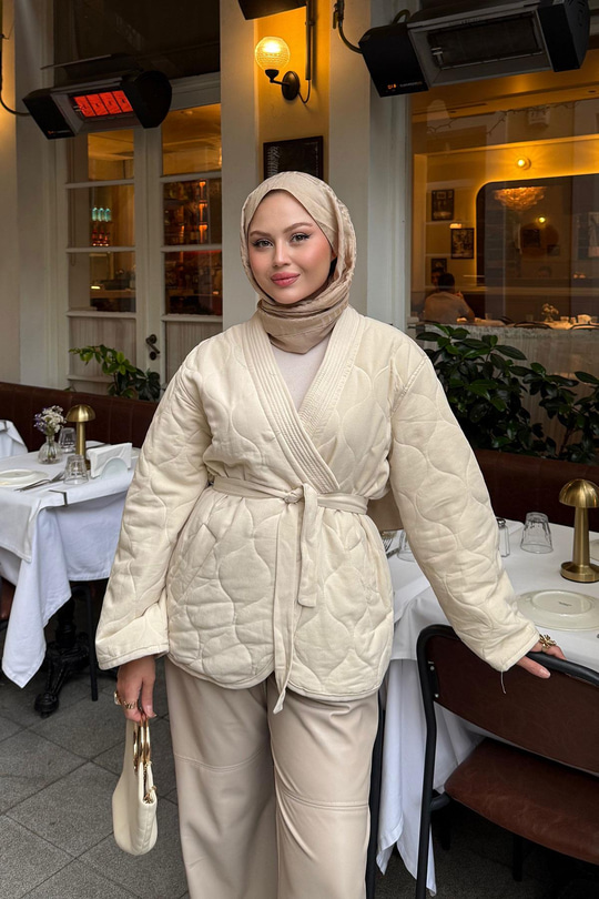 Nakış Desenli Bel Bağlamalı Ceket Krem