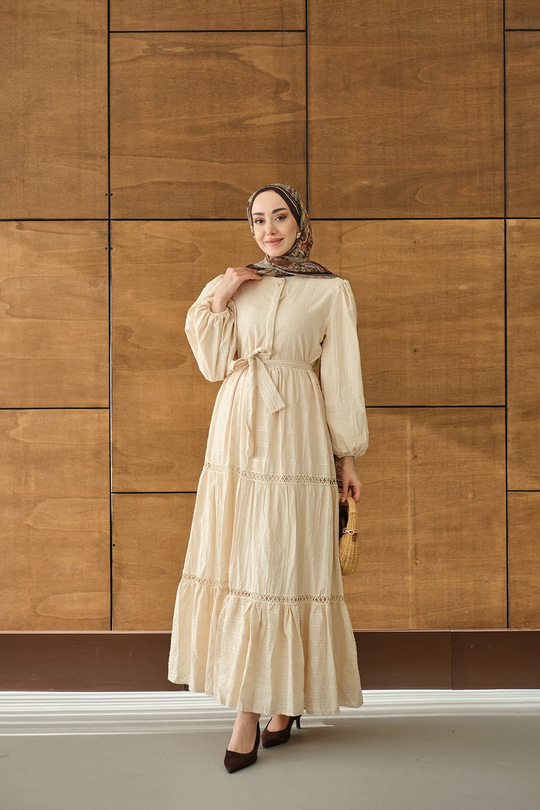 Nakış Detaylı Simli Jakar Elbise Krem