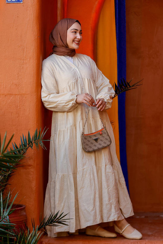 Nakış ve Nope Detaylı Astarlı Elbise Krem