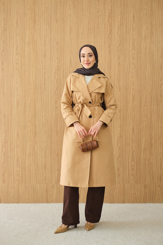 Omuz Düğme Detay Kruvaze Yaka Midi Boy Trenç Bisküvi