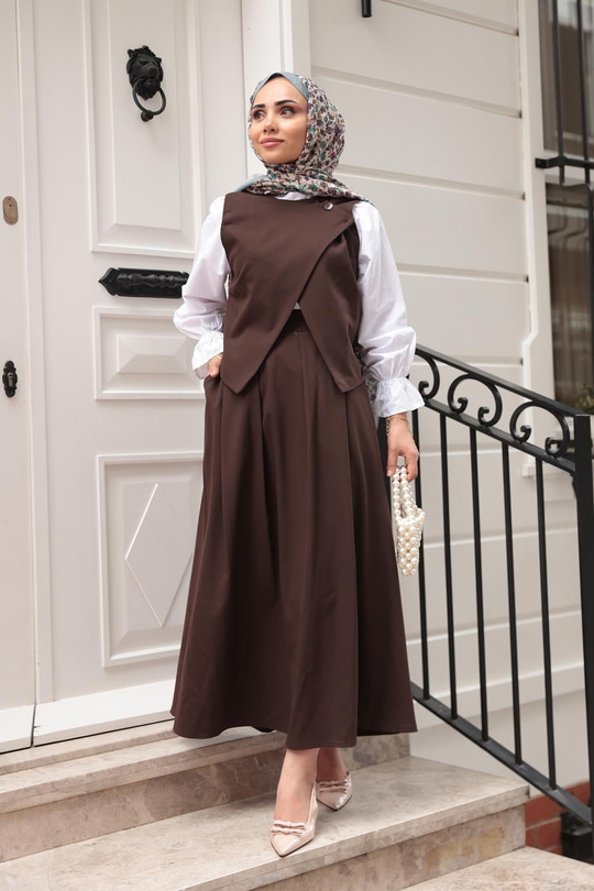 Omuz Düğme Detaylı Takım Kahverengi