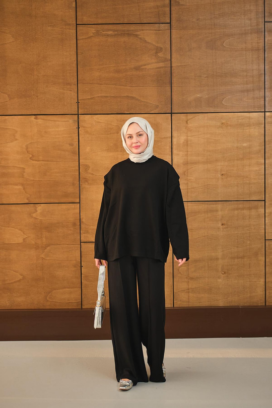 Omuz Vatkalı Takım Siyah