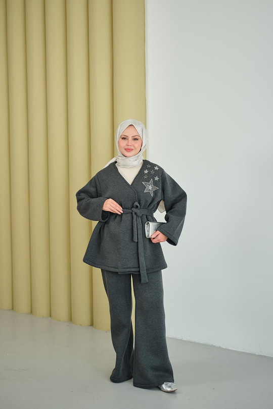 Omzu Yıldız Detaylı Bel Bağlamalı Takım Füme