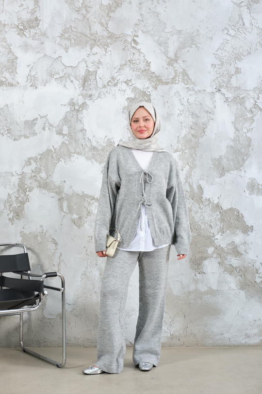 Ön Bağlamalı Triko Takım Gri