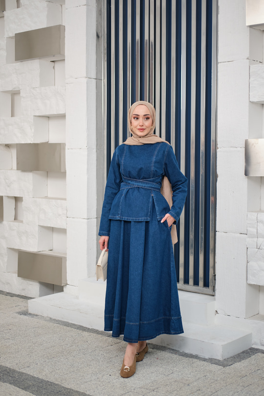 Önden Yırtmaçlı Beli Kemerli Takım Lacivert