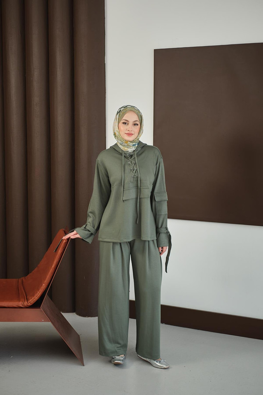 Önü Çapraz İp Detay Takım Yeşil