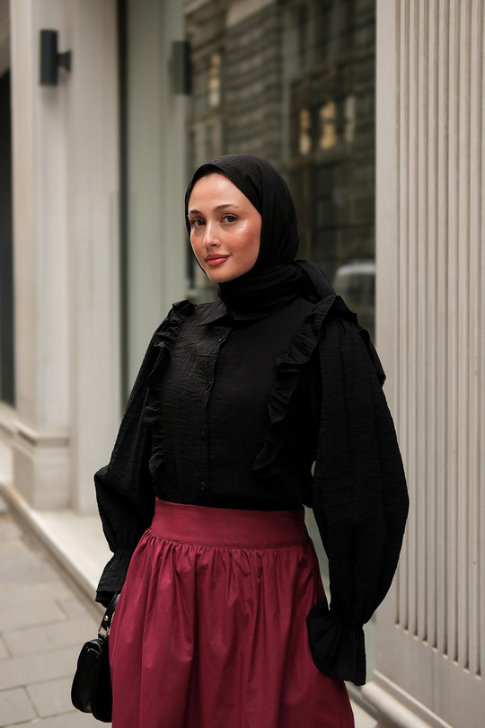 Önü Fırfır Detaylı Keten Gömlek Siyah