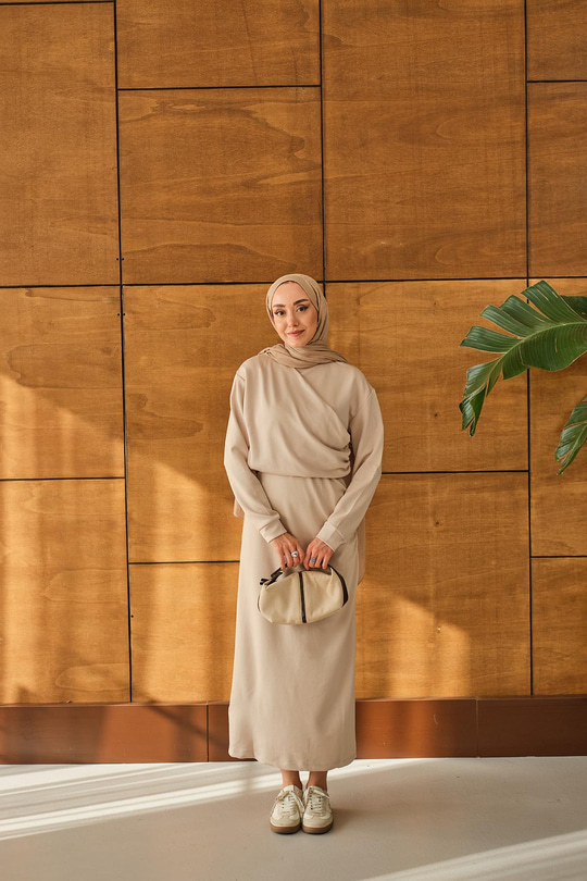 Önü Parça Detaylı Elbise Krem