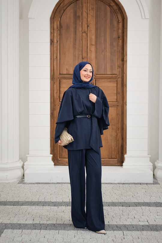 Önü Pile Detay Kemerli Takım Lacivert