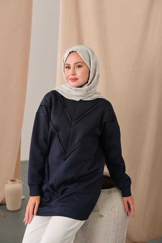 Önü V Detaylı Tunik Lacivert