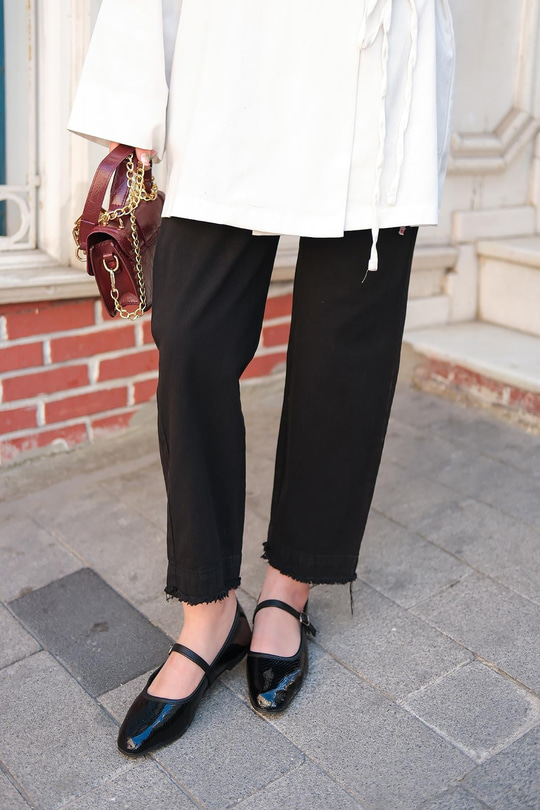 Paçası Parçalı Ham Pantolon Siyah