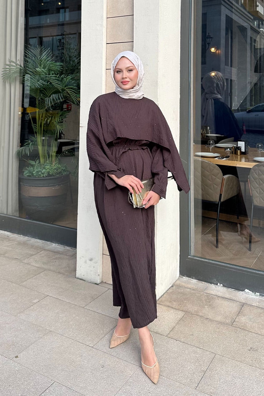 Pelerin Detay Çizgili Elbise Kahverengi