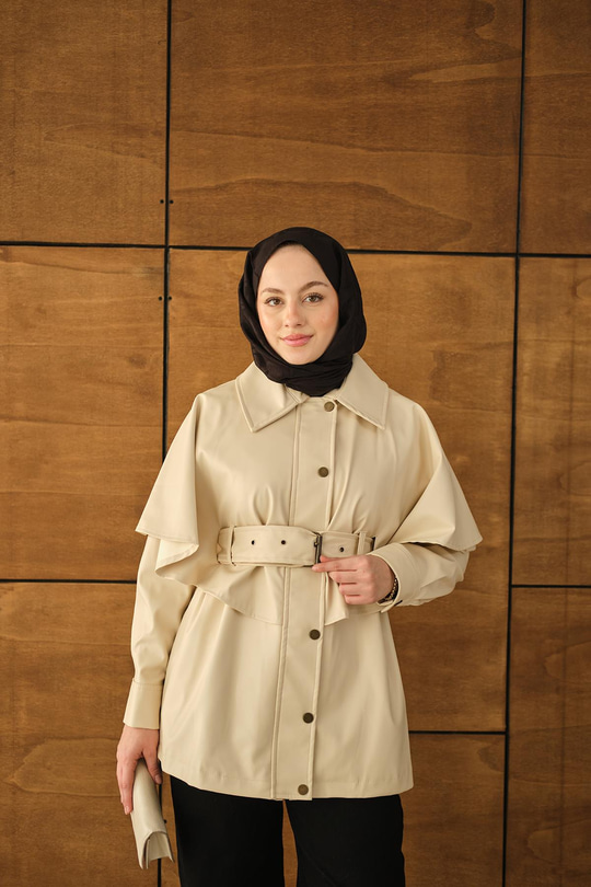 Pelerin Detay Kemerli Deri Trenç Krem