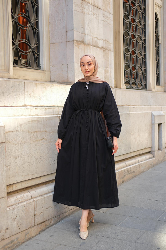 Pile Detay Bel Bağlamalı Elbise Siyah