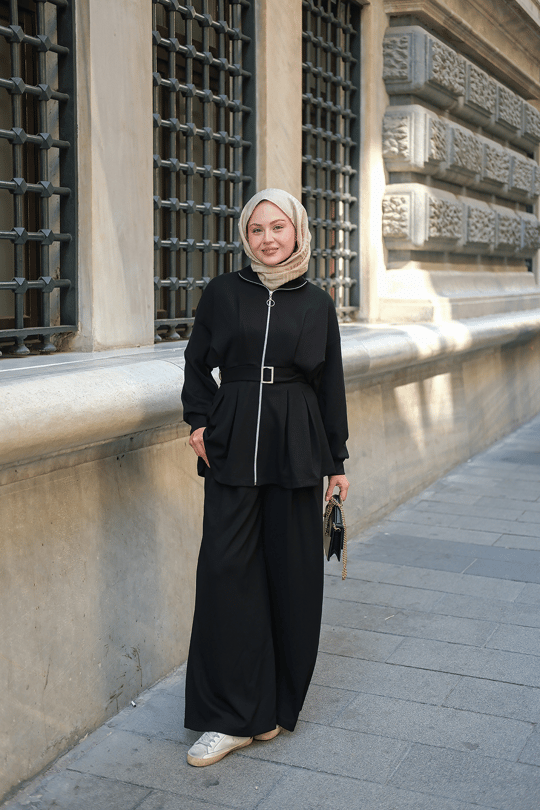 Pile Detaylı Tokalı Takım Siyah