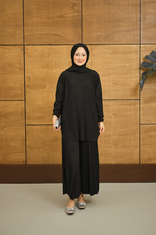 PILISE DETAYLI TAKIM Siyah