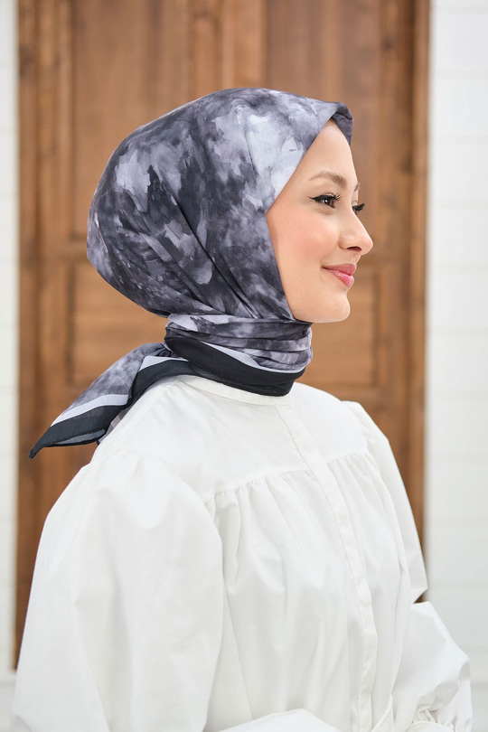 Prizma Çiçek Desen Eşarp Siyah