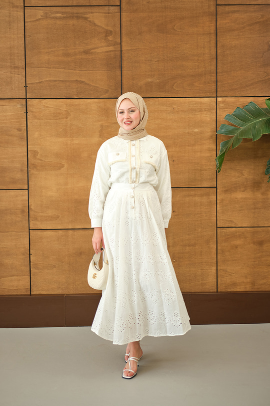 Püskül Detay İkili Takım Beyaz