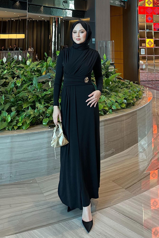 Rosey Bronşlu Elbise Siyah