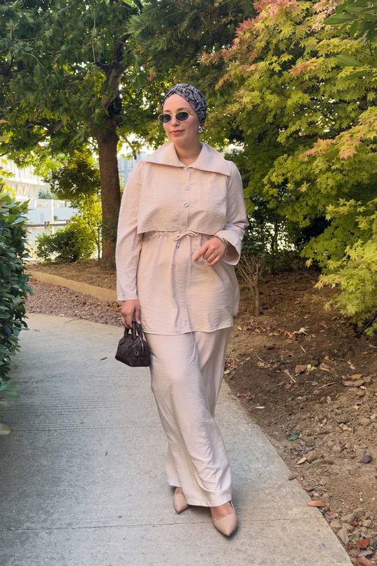 Taş Düğme Detaylı Takım Krem