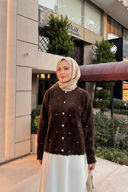 Taşlı Çiçek Düğmeli Hırka Kahverengi