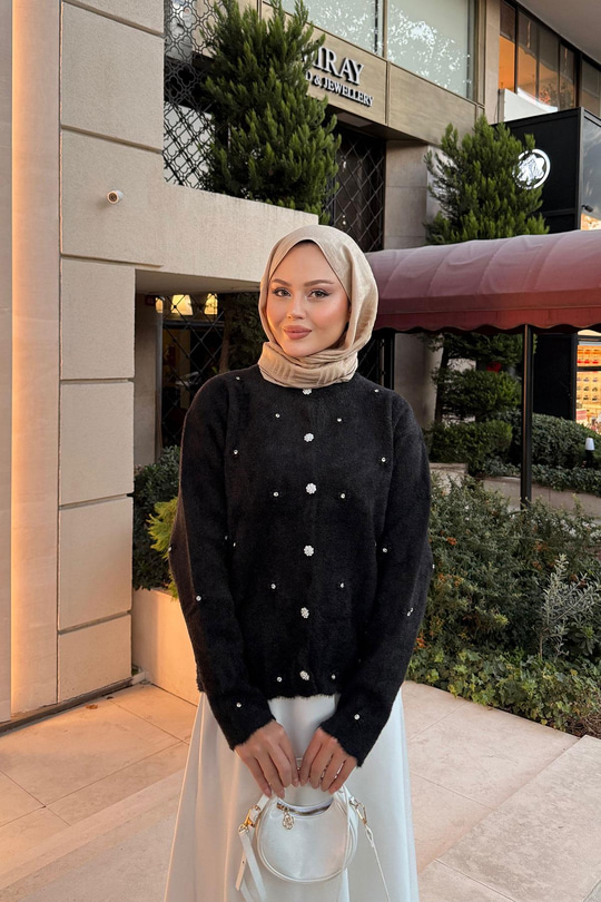 Taşlı Çiçek Düğmeli Hırka Siyah