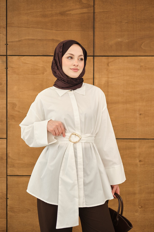 Toka Detaylı Uzun Kuşaklı Gömlek Beyaz