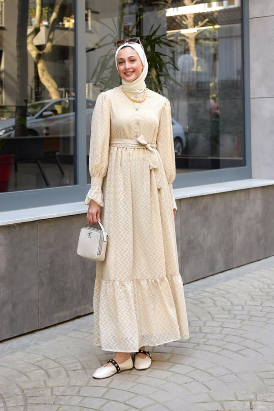 Tül Detay Kemerli Elbise Krem