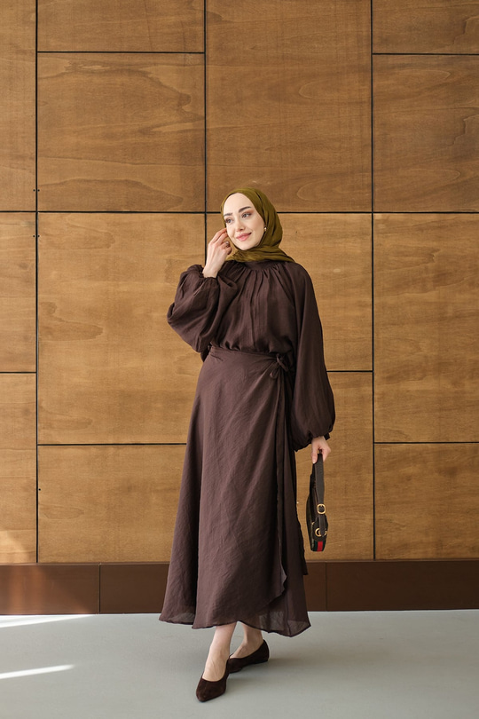 Tül Detay Pelerinli Etekli Takım Kahverengi