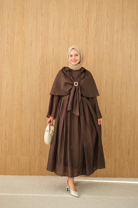 Üç Parçalı Tül Kumaş Gold Broş Detay Takım Kahverengi