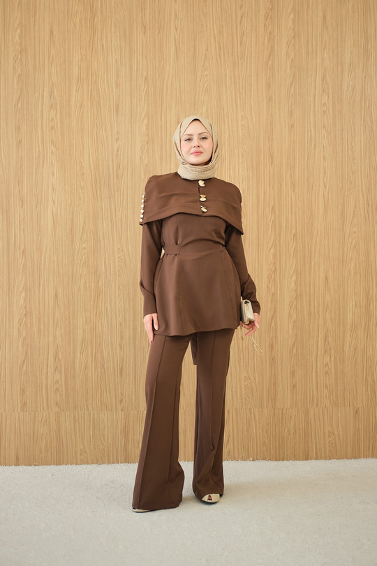 Üstü Çıkarılabilir Bolero Gold Düğme Detay Takım Kahverengi