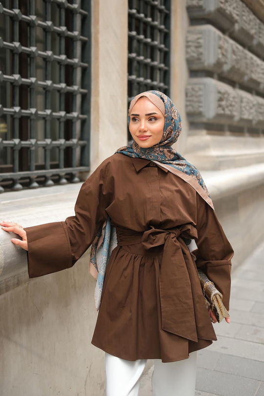 Uzun Kuşaklı Gömlek Kahverengi