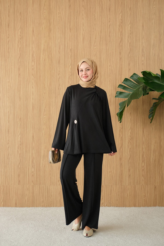 Yaka Bağlama Detay Tokalı Bisiklet Yaka Takım Siyah